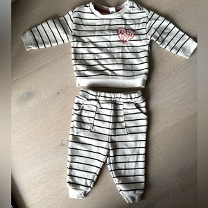 Old Navy Valentines Sweat set